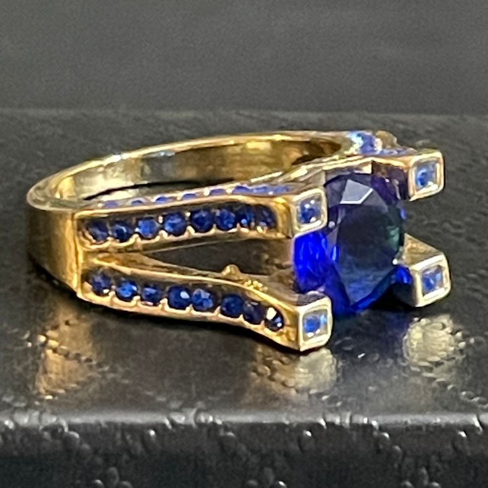 Rhinestone Cocktail Ring Royal Blue Gold Tone Geometric Band Size 9